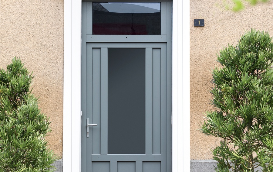 Notre gamme de porte d'entr&eacute;e en BOIS CLASSIQUE et CREATIVE CONTEMPORAINE &agrave; ST JEAN D'ILLAC